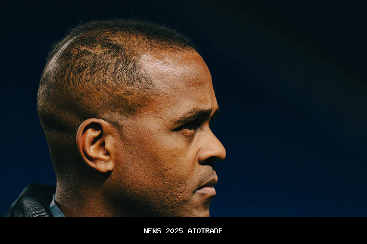 Media Inggris Soroti Kehilangan Pelatih Timnas Kluivert