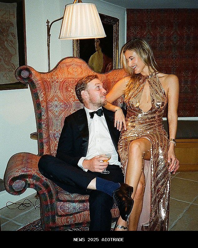 Perkelahian nama bayi antara klan Mountbatten bangsawan dan cucu Nicholas Parsons