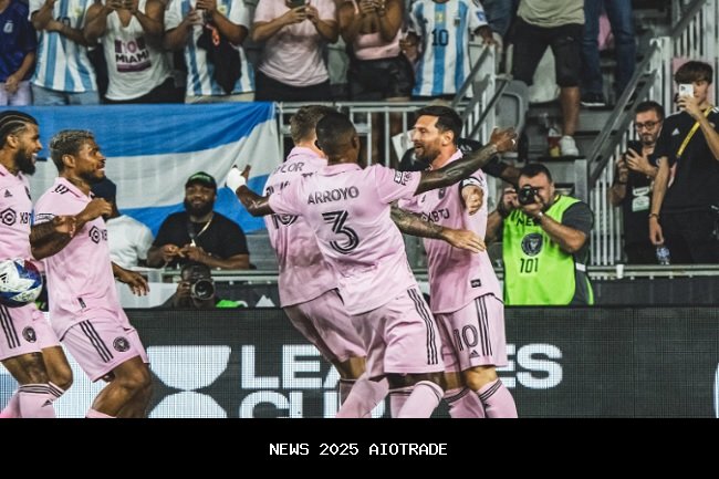 Santos vs Vitoria: 2 Penalti, 1 Gol, 3 Kartu Kuning di Babak Pertama