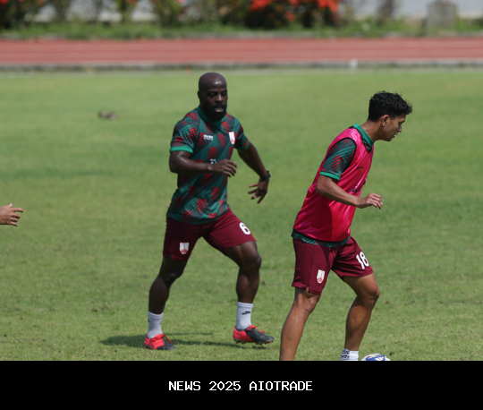 Fuad Sule Siap Bermain Lawan Persib, Pelatih Persis Tidak Takut Kehilangan Gelandang Irlandia