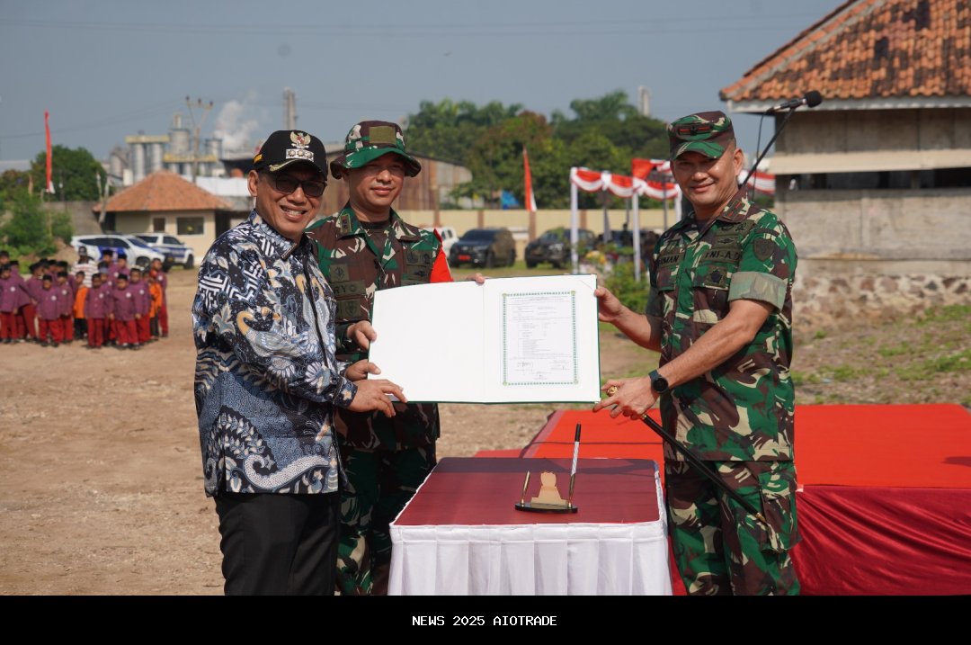 Kasrem 161/Wira Sakti Pimpin Upacara Penutupan TMMD ke-125 di Alor Selatan