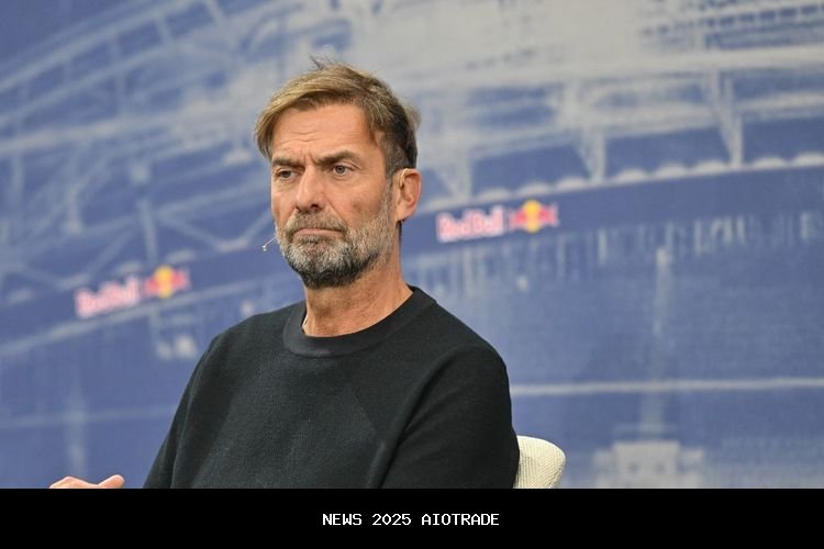 Isyarat Klopp Kembali Latih Liverpool