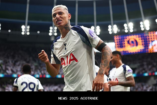 Spurs 3-0 Burnley: Richarlison mencuri perhatian - tapi inilah alasannya mengapa para penggemar tida