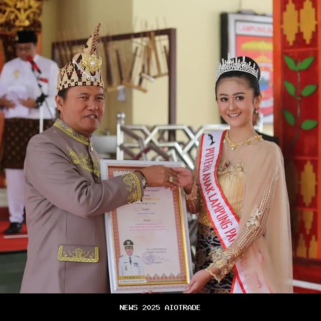 Nobar Lintrik, Pemimpin Tribun Lampung Ajak Warga Nonton