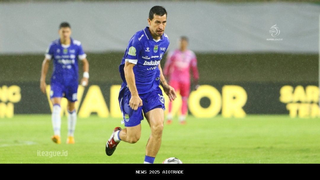 Persib Bandung Beruntung Miliki 'Sang Profesor', Bojan Hodak Tersenyum Lebar