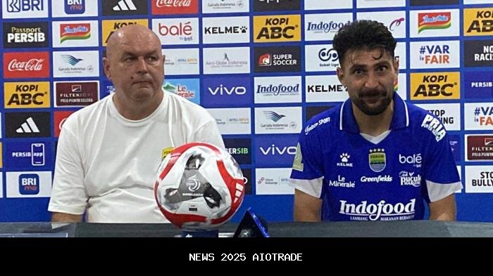 Jejak Karier Frans Putros, Bek Persib yang Koleksi Kartu Merah: Absen Lawan Persita