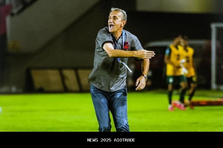 Misi Milomir Seslija Kembali Latih Persis Solo, Tingkatkan Performa dan Kepercayaan Tim