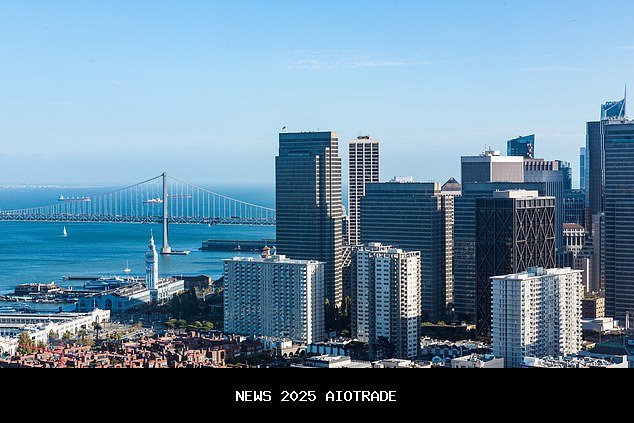 Kota California dinobatkan sebagai yang paling rileks di dunia...tapi pantainya dipenuhi limbah tinj