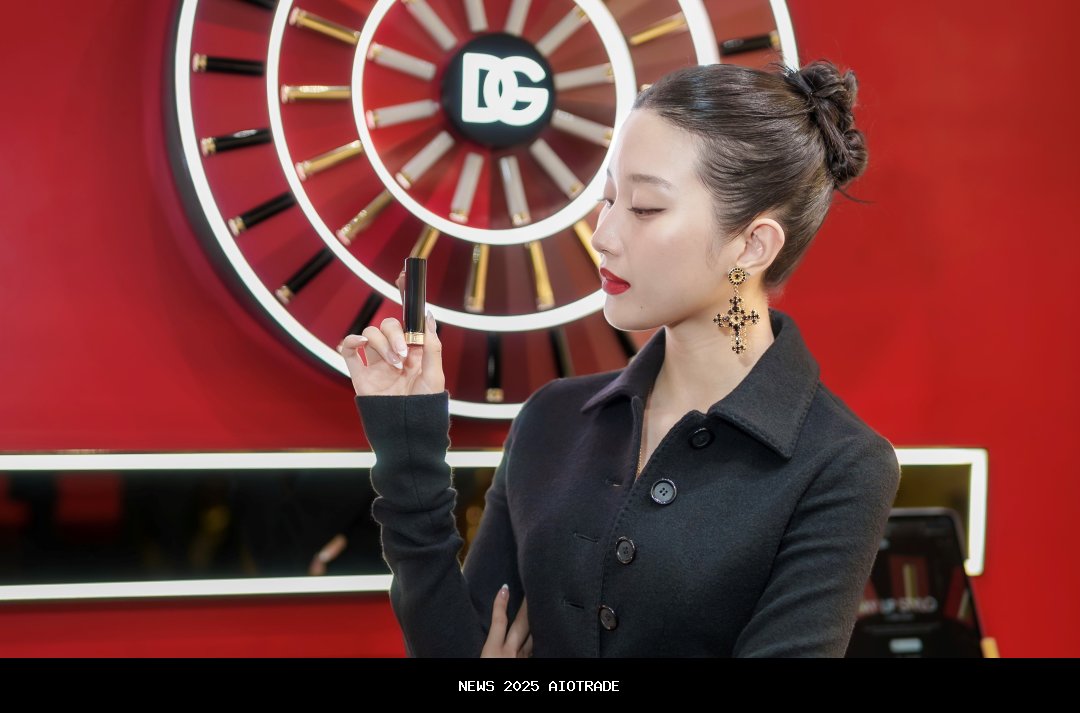 Moon Ga Young Tiba di Indonesia, Hadiri Grand Opening Toko Makeup Mewah Dunia