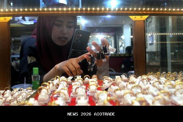 Harga emas melonjak 70%, industri perhiasan kurangi kadar emas