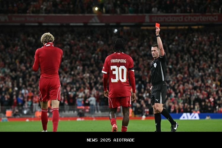 Saat Pesta Messi Berujung Kartu Merah Ekitike