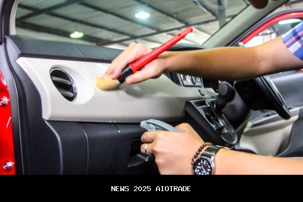 Wajib Tahu! 3 Cara Bersihkan Interior Mobil Usai Mudik