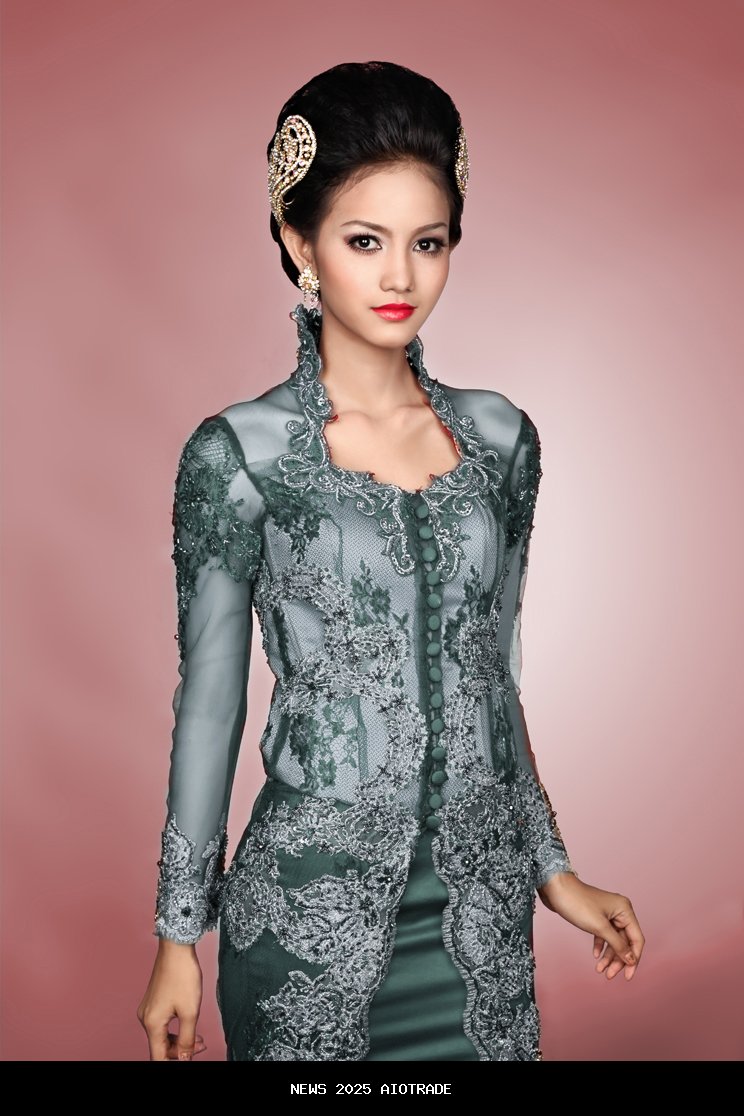 Kebaya di Karnaval, Kaos di Kehidupan: Budaya Indonesia dalam Parade dan Kepribadian