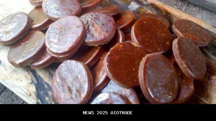 Kisah Lamisih: Keluar dari Bansos PKH, Kini Sukses Jual Gula Aren