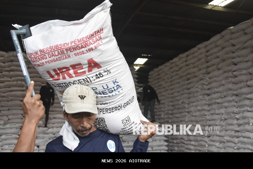 Petani Berbondong-bondong Beli Pupuk Subsidi di Awal 2026