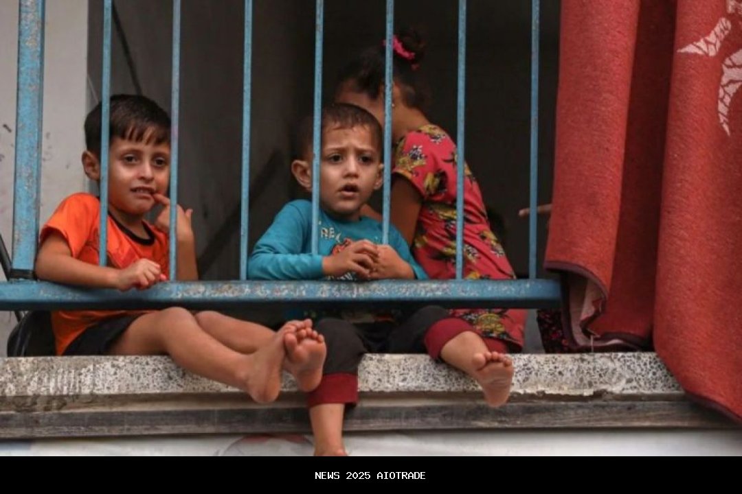 Anak-Anak di Kamp Palestina Menikmati Hiburan dari The Sameer Project