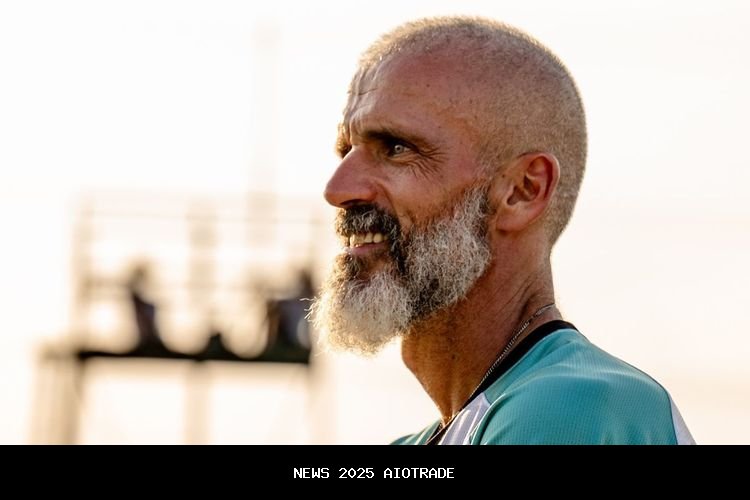 Eduardo Perez Pindahkan Fokus Lawan PSBS Biak! Persebaya Surabaya Harus Menang atau Semakin Tertingg