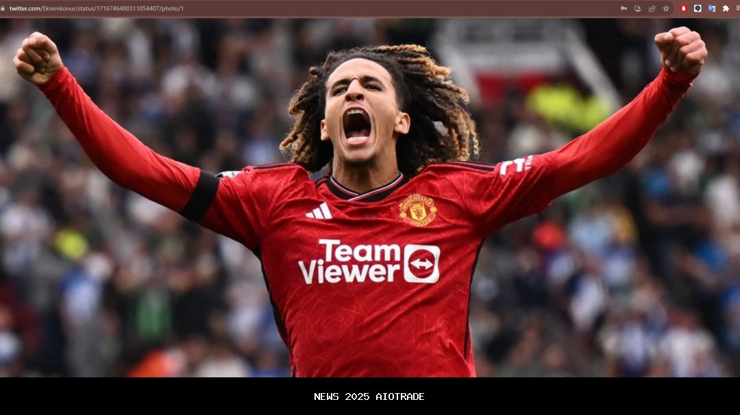 Pemain Mantan Man United Diperiksa Polisi Terkait Perilaku Tidak Terpuji ke Fans Lawan