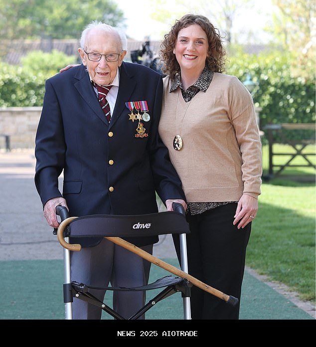 Putri Kapten Tom mengungkapkan usaha baru setelah dihujat sebagai 'memoar ambisi uang'