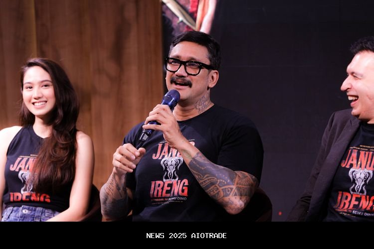 Tora Sudiro Lawan Sendiri Adegan Pertarungan Janur Ireng