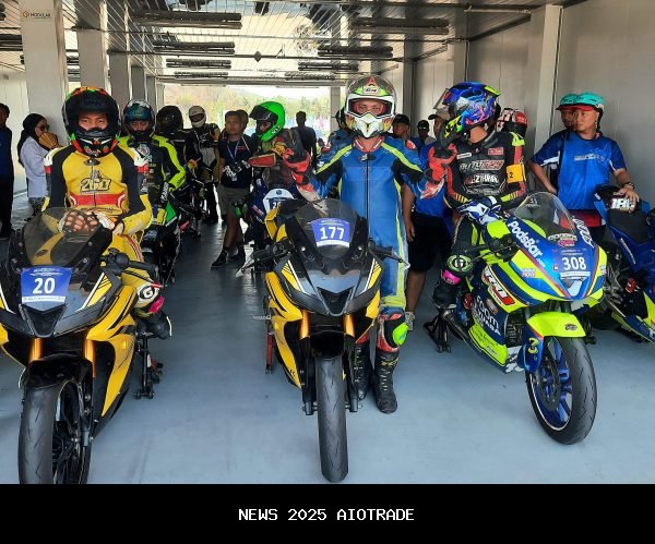 Kolaborasi 10 Tahun MAXI YAMAHA dan PROSTREET, Ubah Bandara Jadi Sirkuit Balap