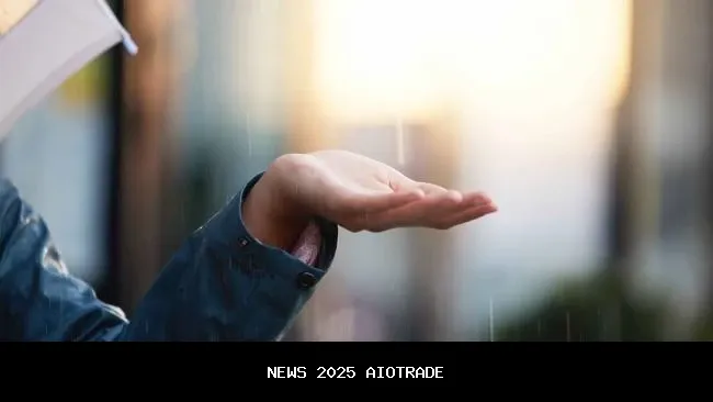 Peringatan Dini BMKG: Waspada Hujan Lebat di Wilayah Ini, Senin 27 Oktober 2025