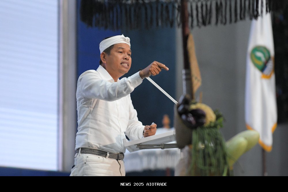 KDM Ajak Purbaya Buka Daerah Penyimpan Dana di Bank