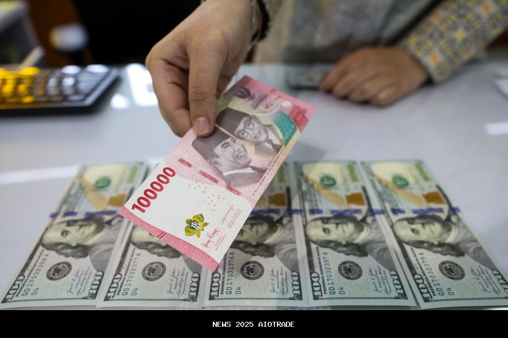 Menjelang Pertemuan Trump-Xi, Rupiah Diperkirakan Melemah Awal Pekan