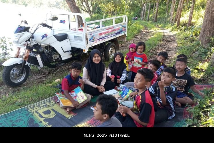 Kisah Wahyudi: Belanja Buku dengan Gaji, Berjalan Kaki dari Wonogiri ke Jakarta untuk 