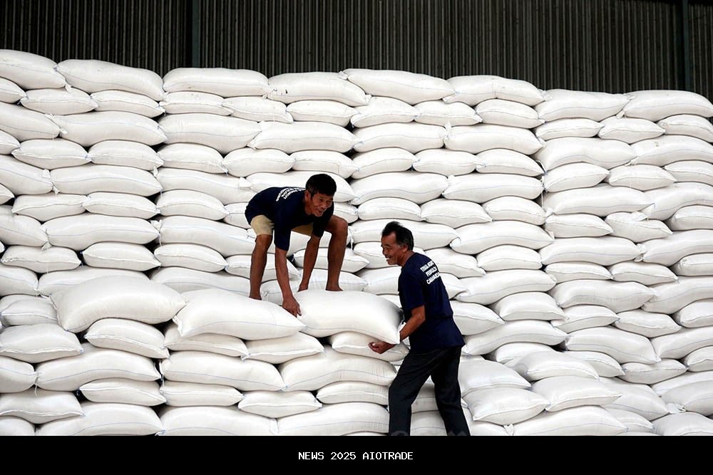 Stok Beras Bulog Melimpah, Kemendagri Waspadai Kerugian Negara