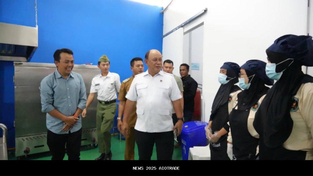 Kepala BGN Pantau SPPG di Bandung, Dorong Ekonomi Rakyat dengan Makanan Bergizi Gratis