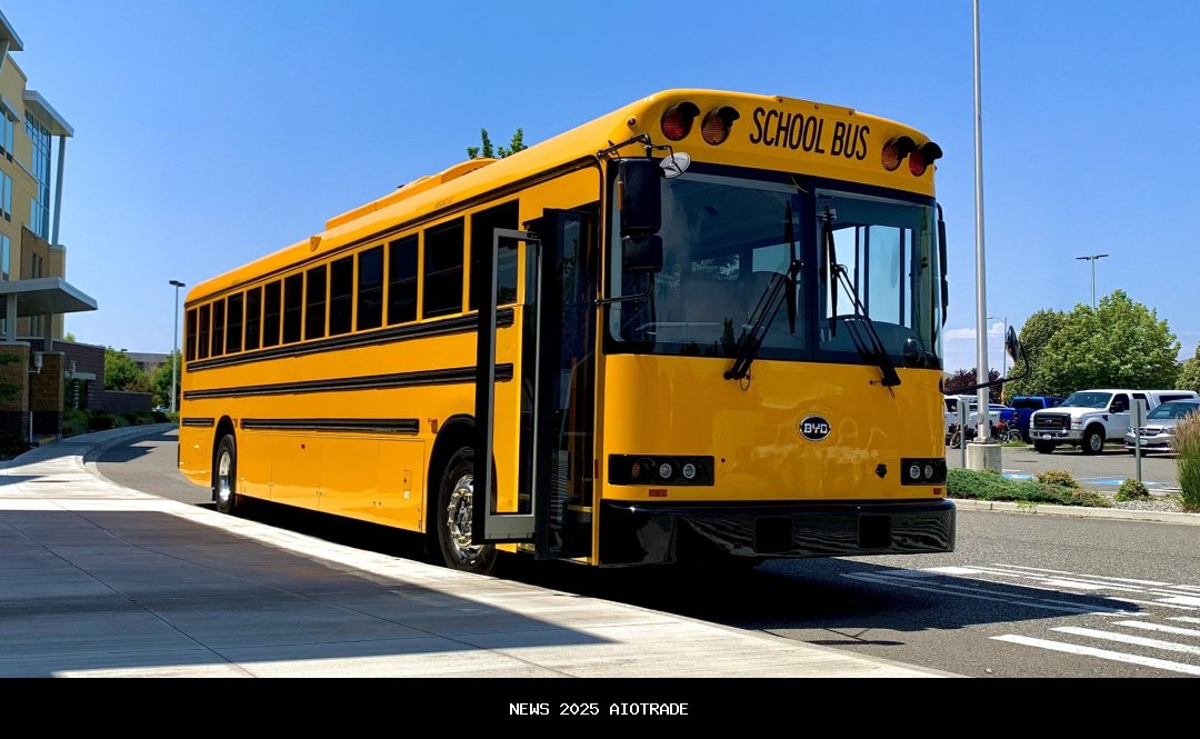 Bus Pariwisata PO Haryanto Terguling di Tol Batang, 3 Orang Tewas