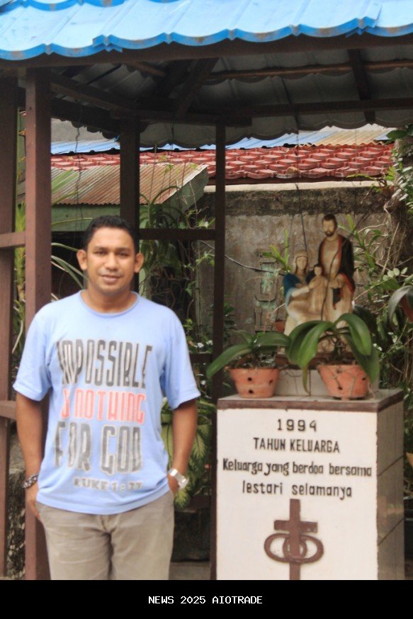 Masyarakat Paroki Sempan Mimika Bersiap Merayakan Natal dengan Gotong Royong