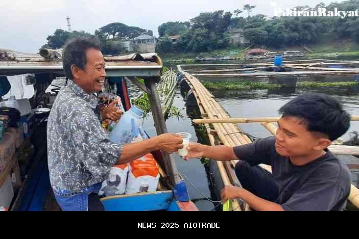 Ketika Perahu Jadi Warung, Danau Beri Rezeki—Hidup Selalu Temukan Jalannya