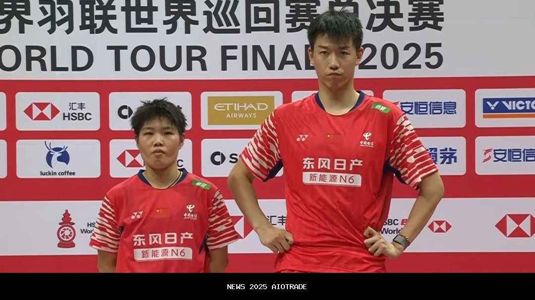 Huang Dong Ping Juara BWF World Tour Finals 2025, Sebut Mantan Rekan