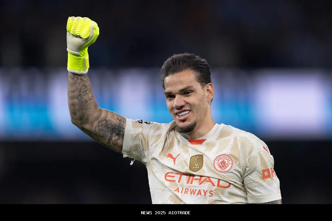 Galatasaray Incar Ederson, Berikut 5 Kiper Legendaris Manchester City