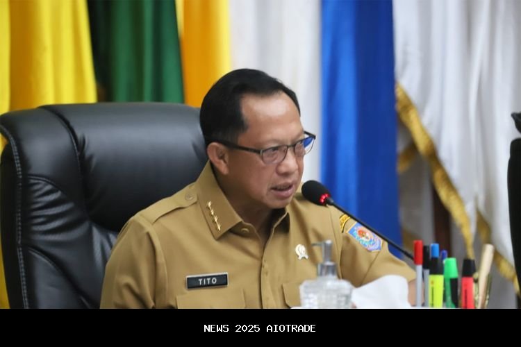 Mendagri Tito Perintahkan Bupati Pati Tetap Bekerja Meski Ada Isu Pemakzulan