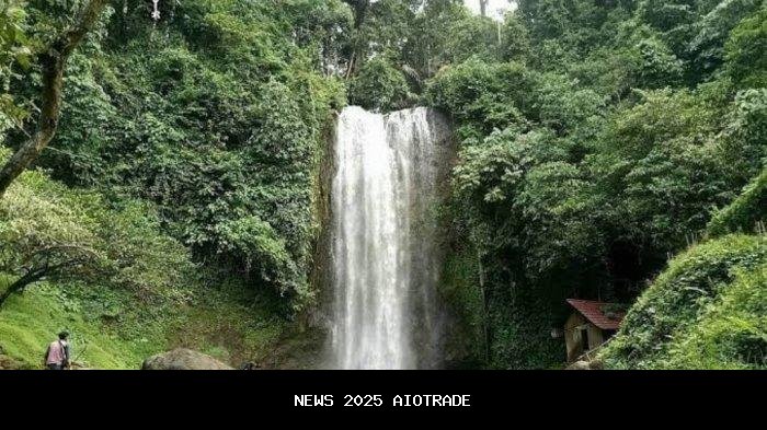 5 Air Terjun Populer di Jambi dengan Tinggi Puluhan Meter