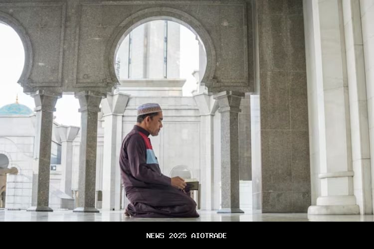 Orang yang Selalu Duduk di Tempat Sama Saat Ibadah Tunjukkan 8 Sifat Ini, Menurut Psikologi
