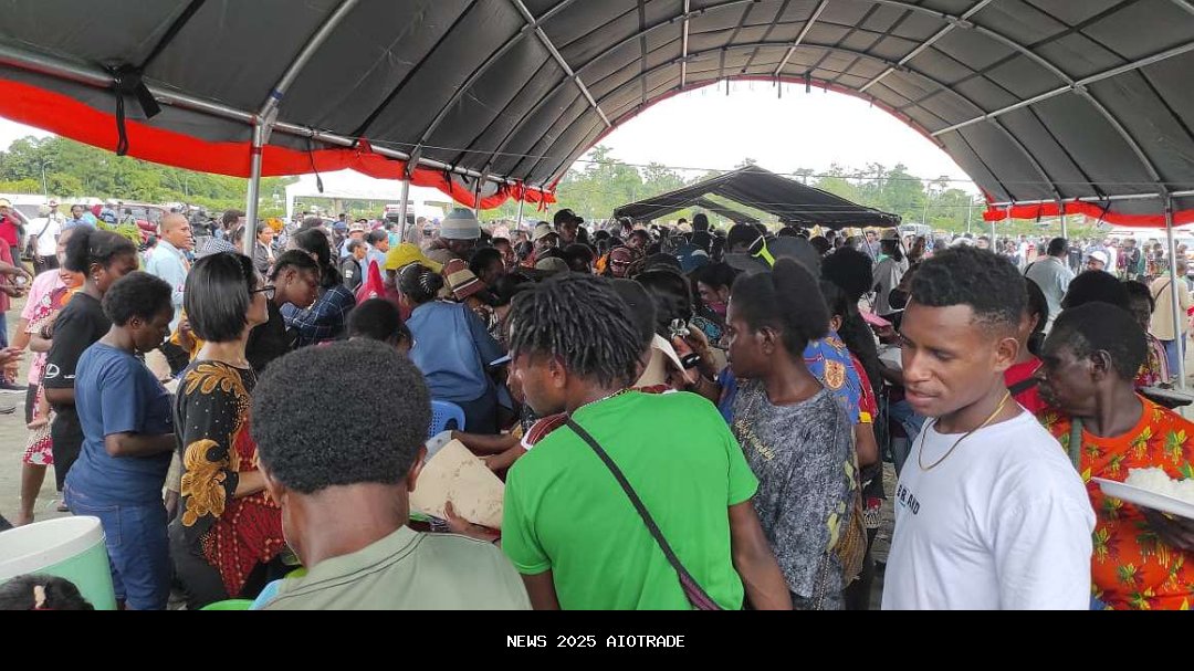 Masyarakat Paroki Sempan Mimika Bersiap Rayakan Natal dengan Gotong Royong