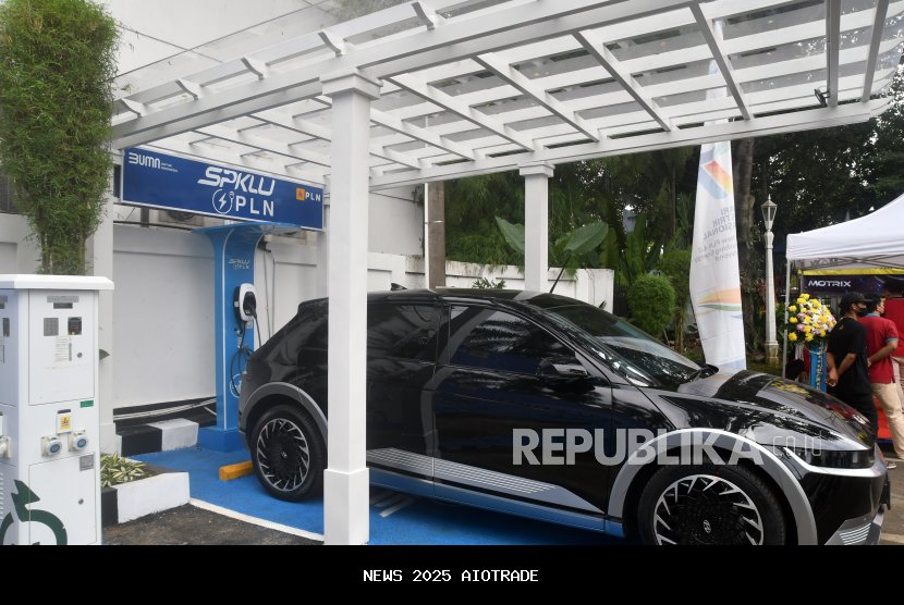 Pasar Mobil Listrik Menurun, GAIKINDO Soroti Kendaraan Hybrid sebagai Solusi