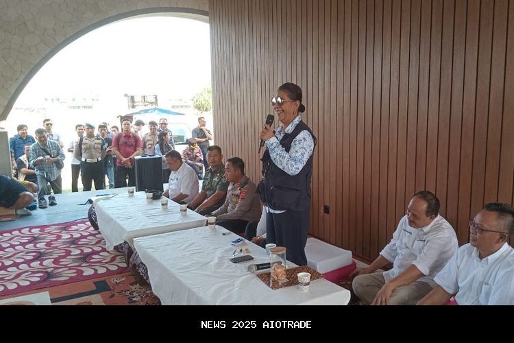 Susi Pudjiastuti Menolak KJA di Pangandaran, Alumni Unpad Dihina 