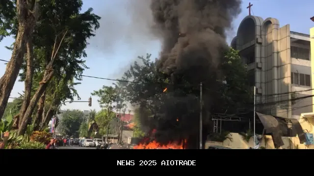 Tangkap Pelaku, Polisi Selidiki Benda Mirip Bom di Depan Gereja GKPS Bandung