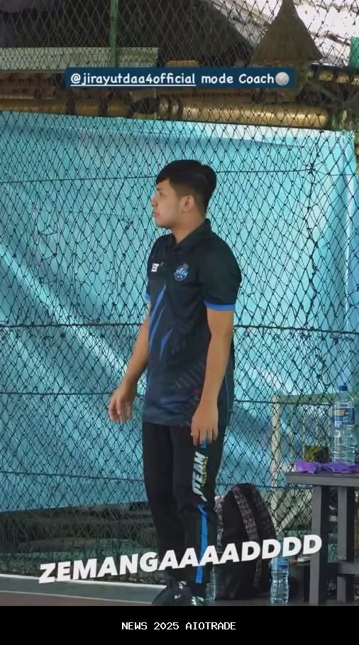 7 Potret Jirayut sebagai Pelatih Klub Volinya Sendiri