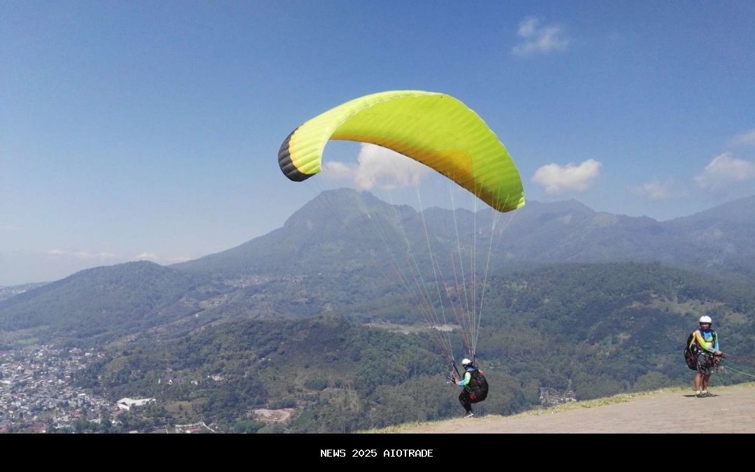 Paralayang Viral di Bromo, BB TNBTS Kecam Aktivitas Itu