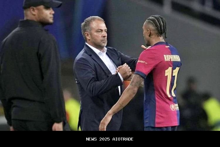 Raphinha Tidak Masuk Tim Terbaik FIFA, Hansi Flick Bereaksi