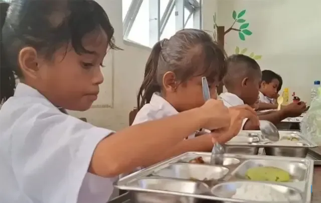 Siswa SMPN 2 Mlati Sleman Pulang Setelah Dirawat Akibat Keracunan Menu MBG