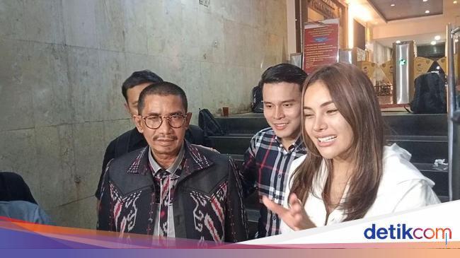 Nikita Mirzani Menyangkal Pemerasan dan TPPU: "Uang Rp 2 M Milik Saya"