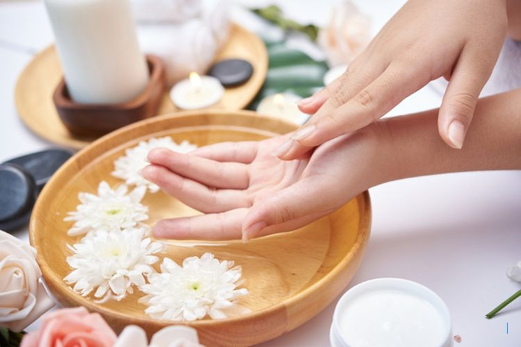 10 Cara Sederhana Merawat Kulit Kering Telapak Tangan untuk Kulit Lebih Halus dan Lembut