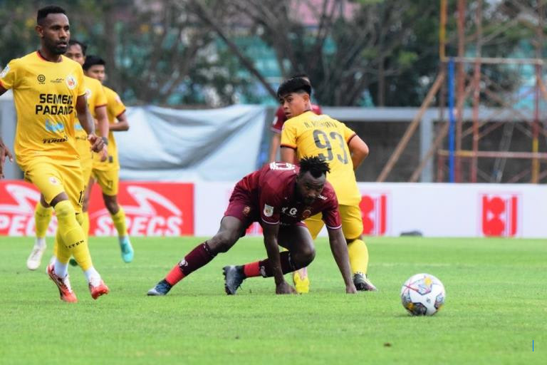 Fans Tidak Puas dengan Kekalahan Sriwijaya FC 3-1, Turun ke Lapangan